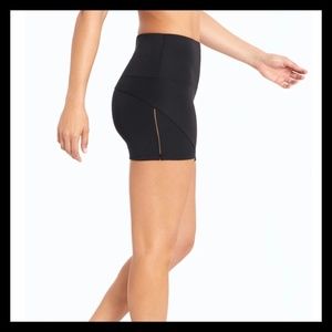 Marika Lexis Hottie Short